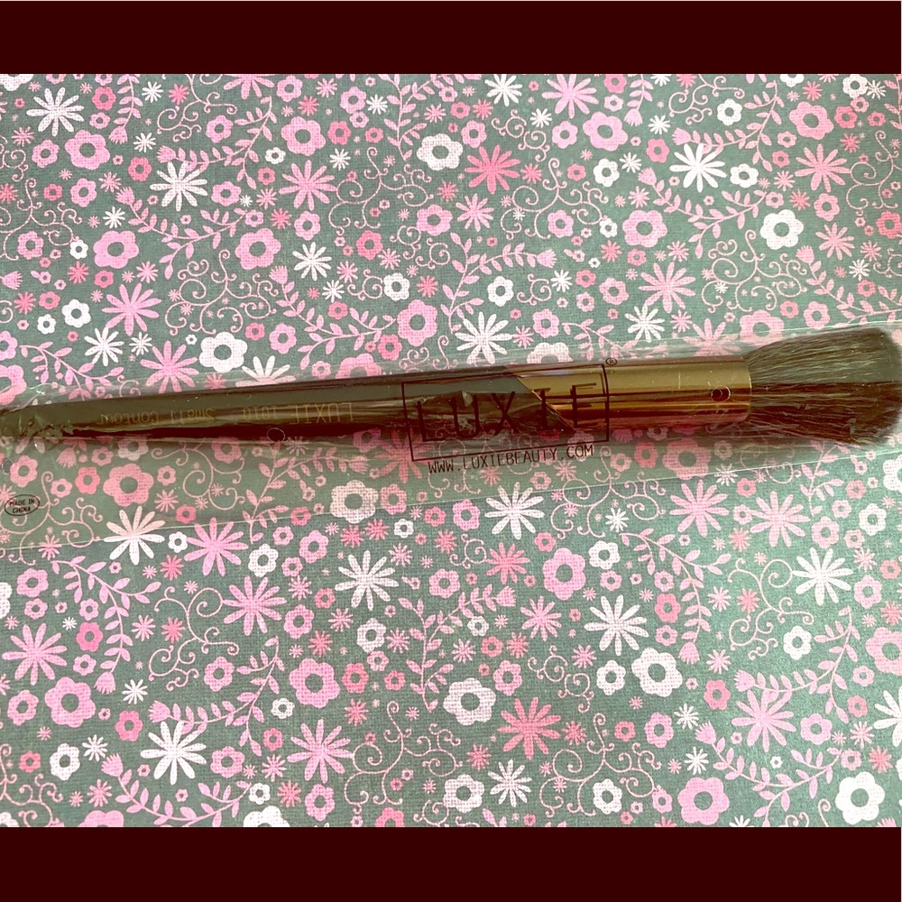 Luxie Small Contour Brush!!!